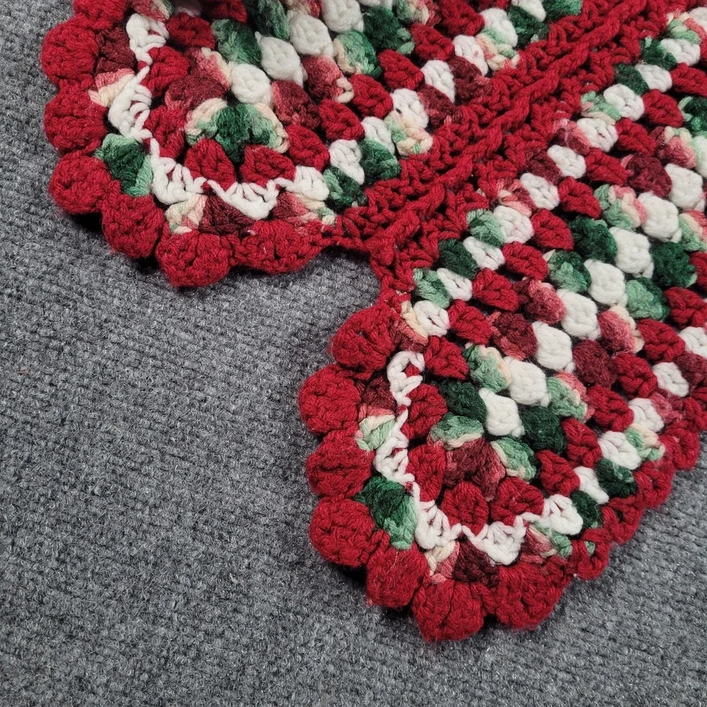 Hand‎ Crocheted Christmas Afghan Blanket Red Green White Scalloped Edge 72x48